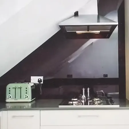 דירה Tastefully Decorated House In מאנדליה-לה-נאפול