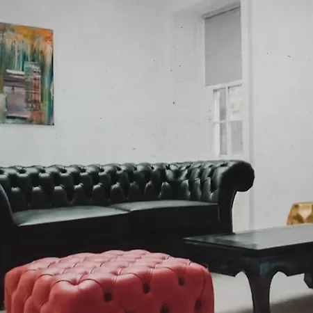 Tastefully Decorated House In Appartement *
