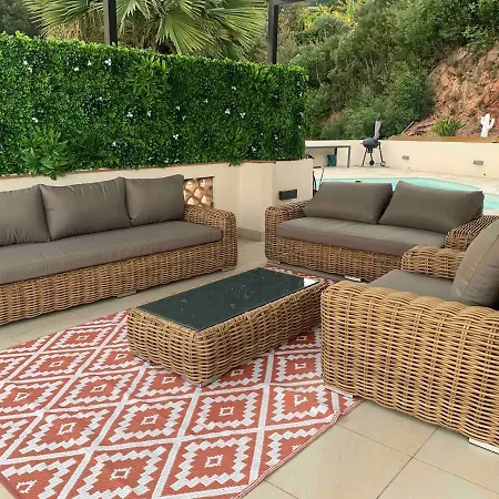 דירה Tastefully Decorated House In מאנדליה-לה-נאפול