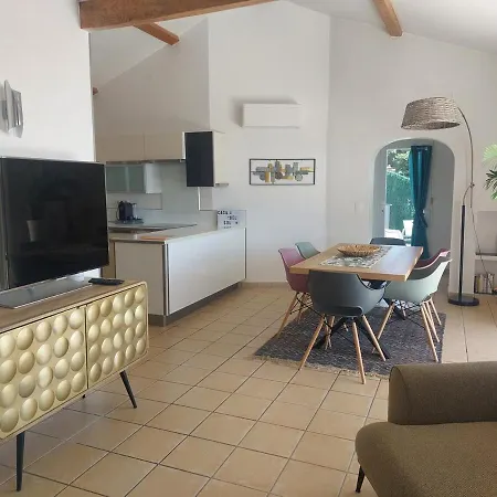 Tastefully Decorated House In מאנדליה-לה-נאפול